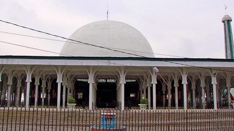 Suatu Hari di Jambi (4/4): Masjid Seribu Tiang - FLP.or.id