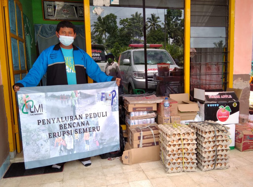 FLP Bekerja Sama dengan LMI Salurkan Bantuan Korban Erupsi Semeru