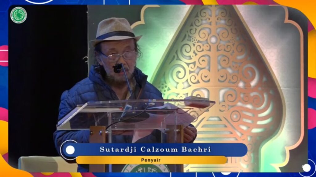 Pembacaan puisi oleh Sutardji Calzoum Bachri Presiden Penyair Indonesia