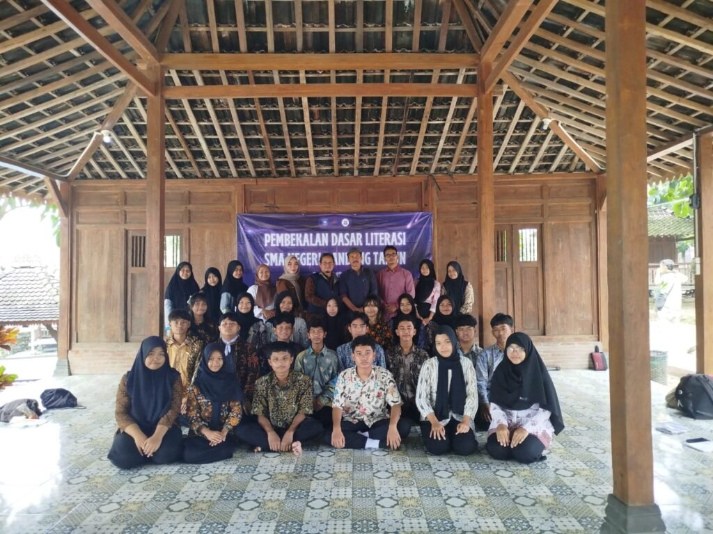 FLP-SMAN 1 Andong Gelar Pelatihan Literasi