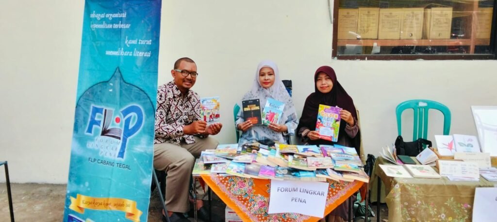 FLP Tegal Gelar Karya di Peresmian Gedung Perpustakaan Soekarno Hatta