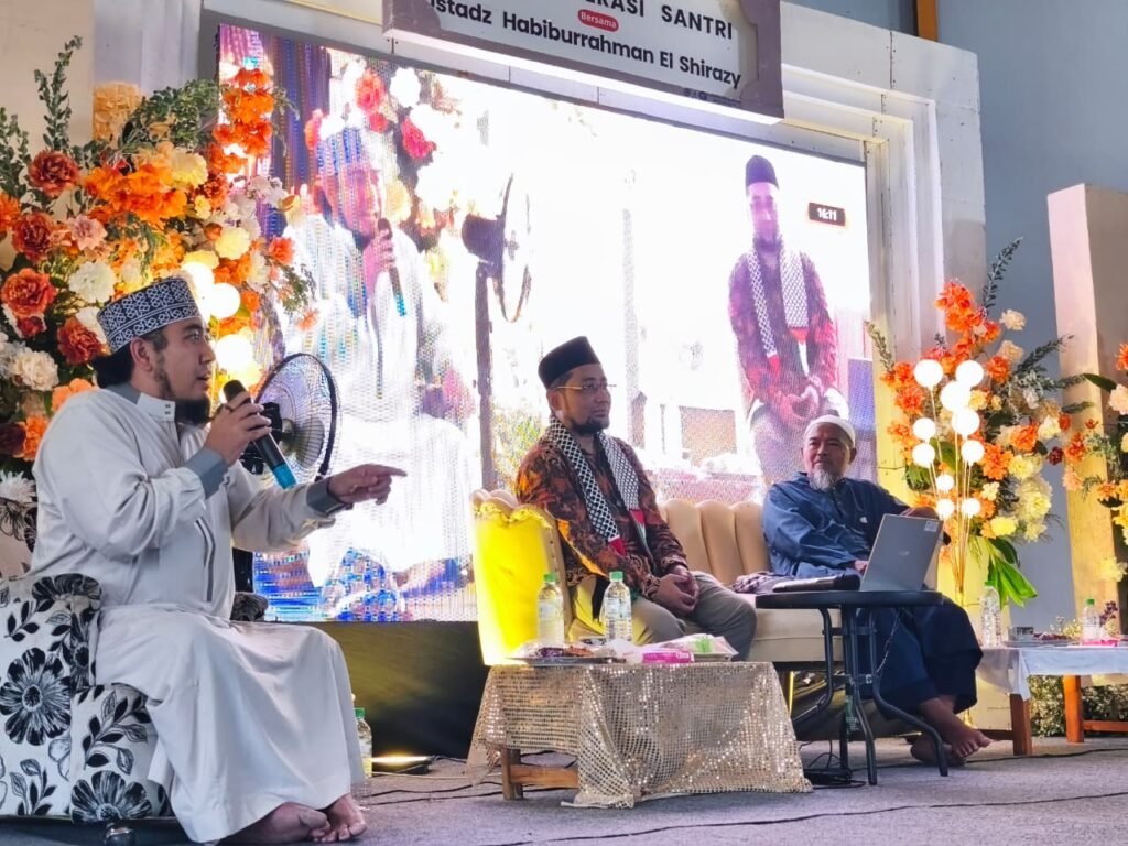 Seminar Literasi Santri Bareng Habiburrahman El Shirazy