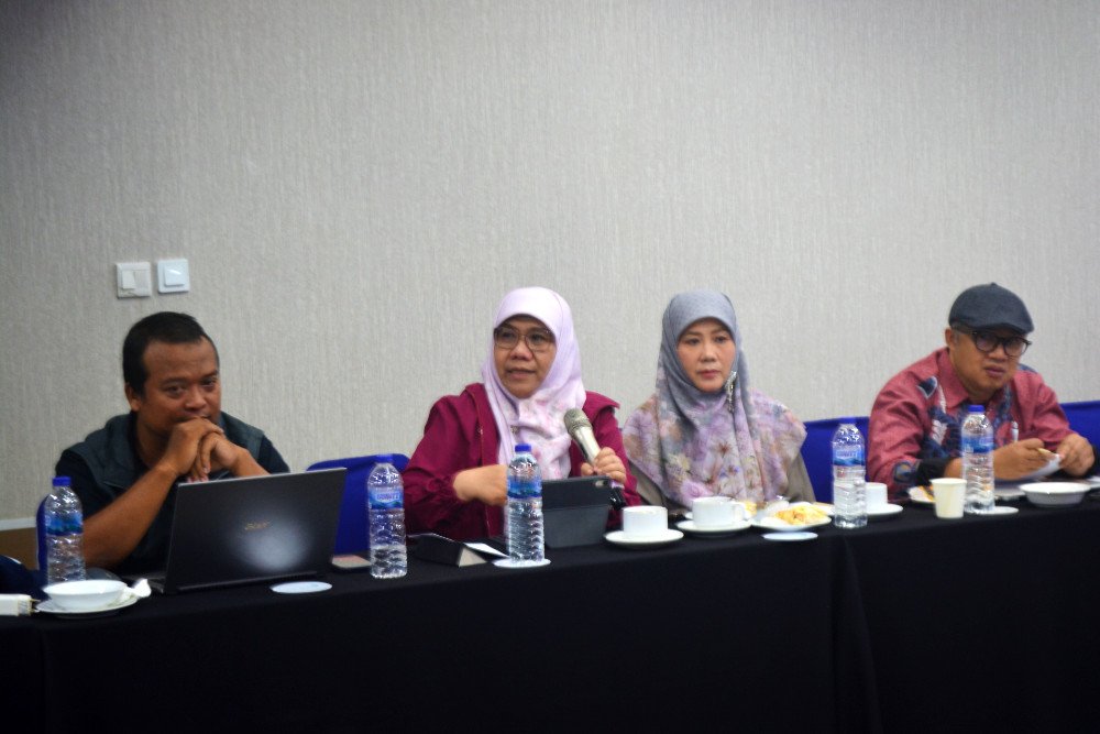 Mukernas FLP 2025 Dihadiri Helvy Tiana Rosa Asma Nadia Irfan Hidayatullah