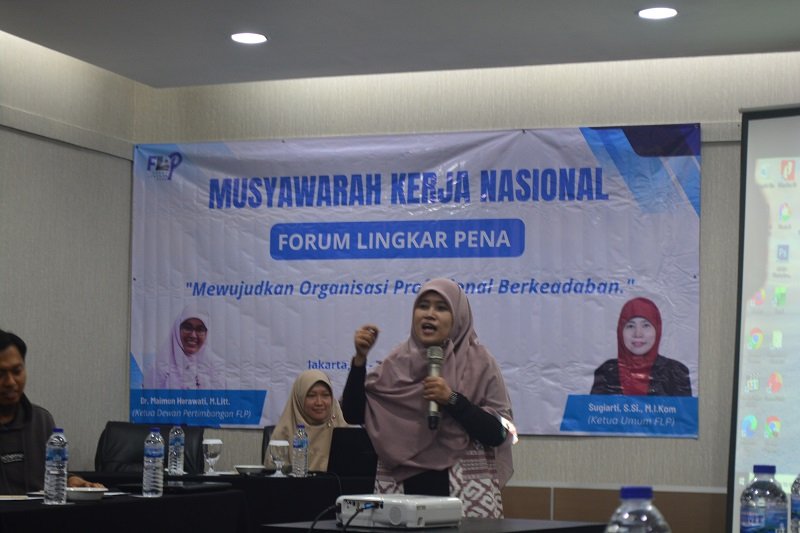 Sambutan Mukernas Sugiarti Ketua Umum FLP