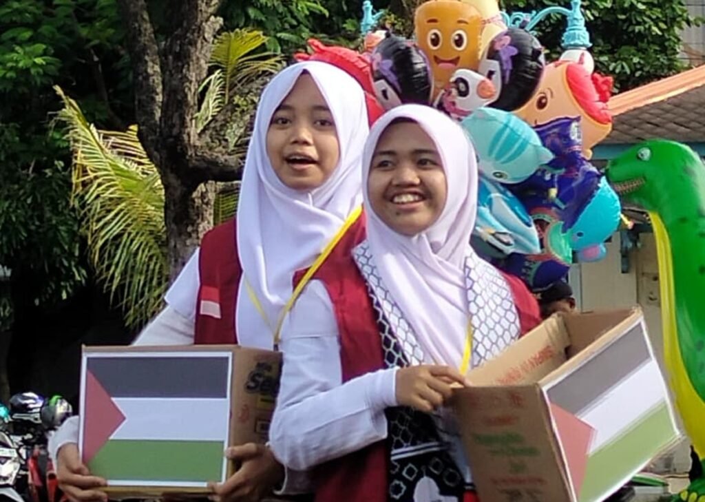 FLP Solo Suarakan Solidaritas Palestina di Tabligh Akbar UAS