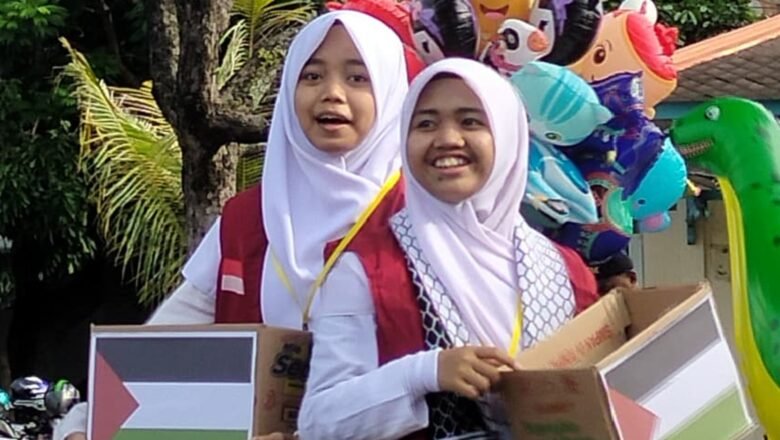 FLP Solo Suarakan Solidaritas Palestina di Tabligh Akbar UAS