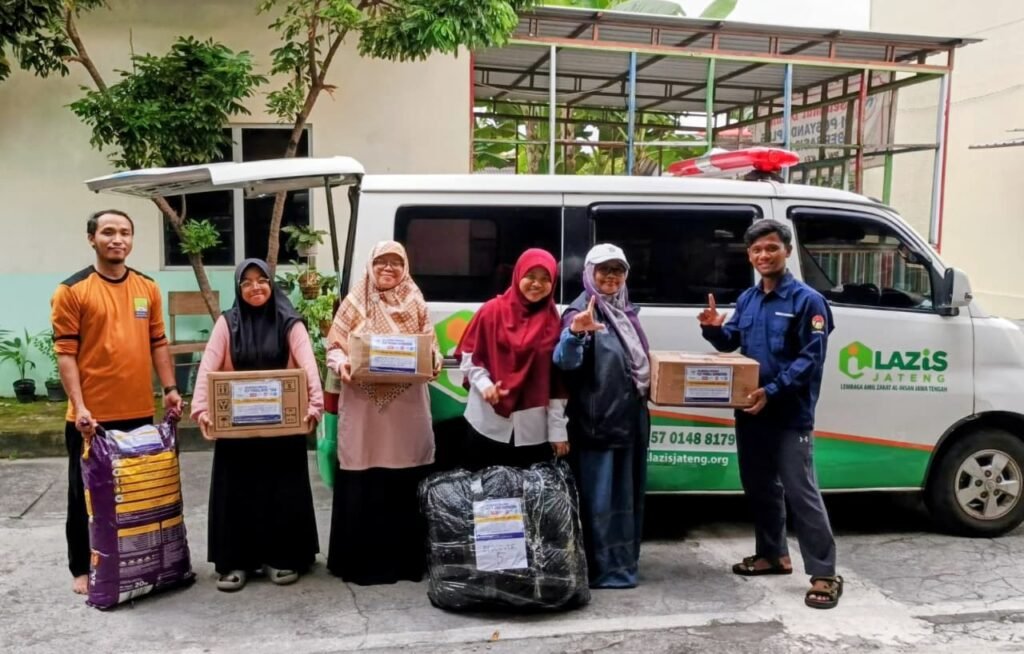 Kolaborasi Kebaikan, FLP Solo Bantu Korban Banjir Sumatera