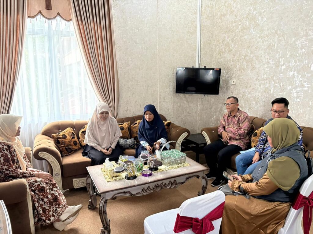 Kunjungan FLP ke Balai Bahasa Provinsi Riau