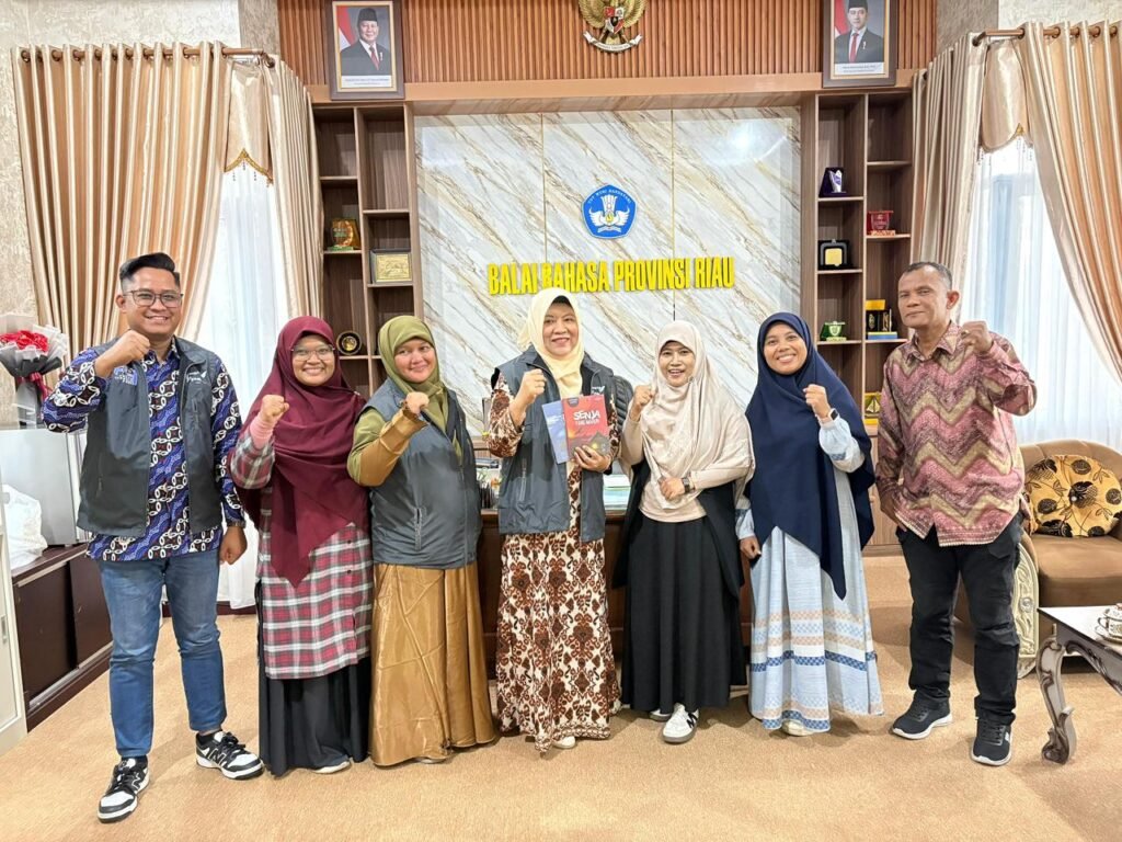Kunjungan Forum Lingkar Pena ke Balai Bahasa Provinsi Riau