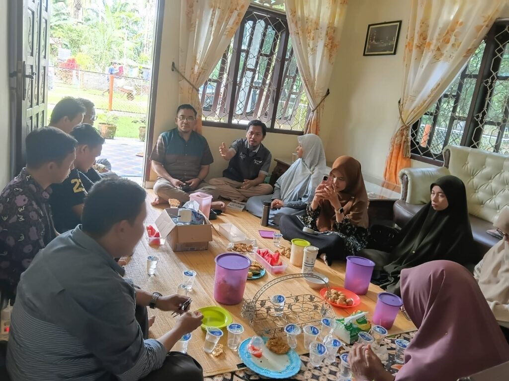 FLP Sumut Salurkan Bantuan untuk Anggota FLP Langkat Terdampak Banjir