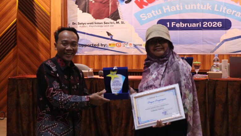 FLP Solo Raih Penghargaan Cabang Terpuji di Muswil FLP Jawa Tengah