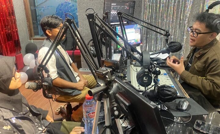 “Tulisan Akan Tetap Abadi”: Pesan Inspiratif FLP Malang dalam Talkshow Radio