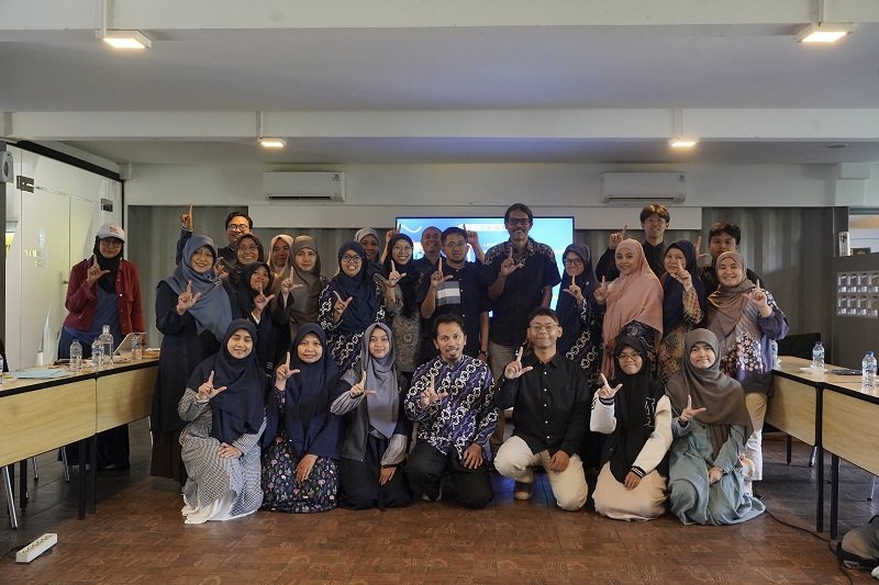 FLP Malang dan FIS UM Gelar Workshop AI Writing untuk Generasi Digital